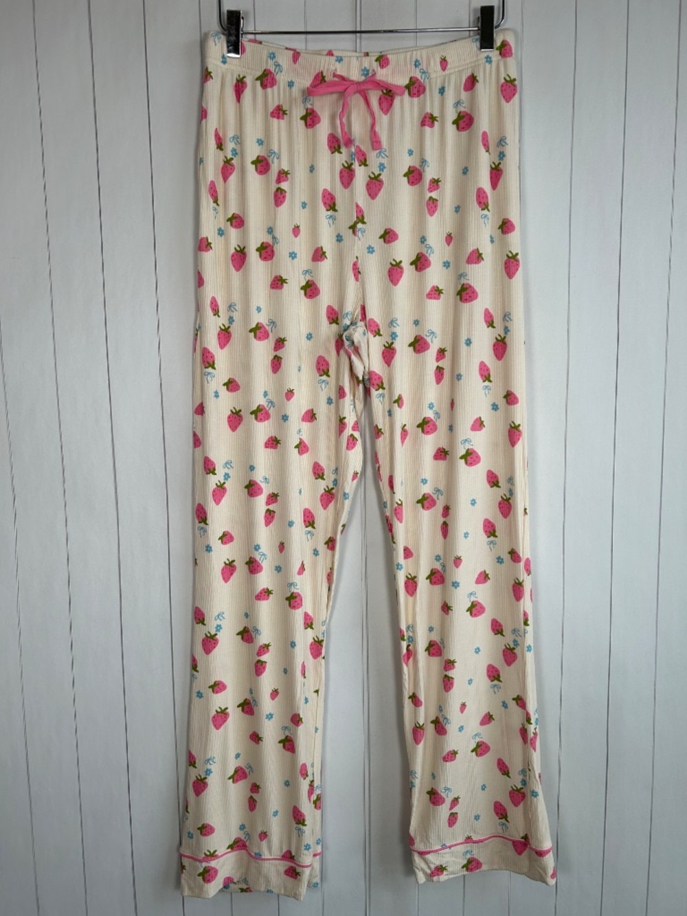 Tiny Talulah size M pajama set strawberry bow print beige bamboo long sleeve - Picture 8 of 11